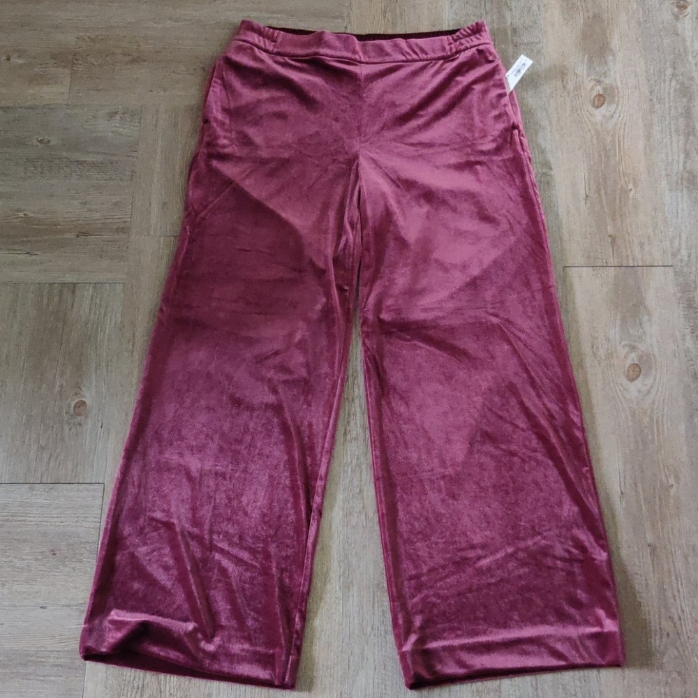 Dark dusty rose velvet wide leg crop M TALL